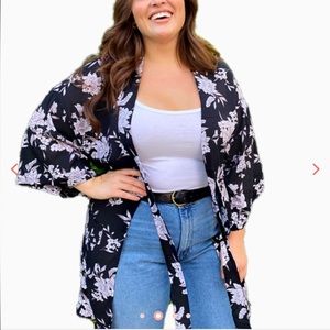 Light Weight Black and Grey Floral Print Kimono